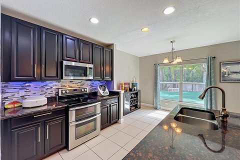 House in Orlando, Florida 5 bedrooms, 289.2 sq.m. № 2147566 - photo 21