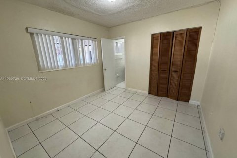 Снять в аренду виллу или дом в Хайалиа, Флорида 3 спальни, 133.78м2, № 2051710 - фото 9