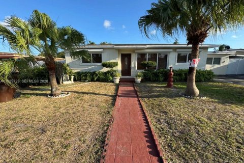 Villa ou maison à Hialeah, Floride 3 chambres, 133.78 m2 № 2051710