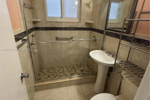 Снять в аренду виллу или дом в Хайалиа, Флорида 3 спальни, 133.78м2, № 2051710 - фото 10