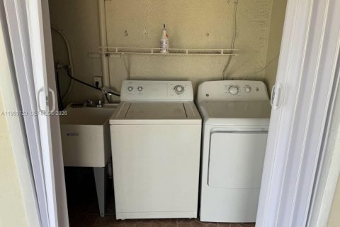 Снять в аренду виллу или дом в Хайалиа, Флорида 3 спальни, 133.78м2, № 2051710 - фото 17