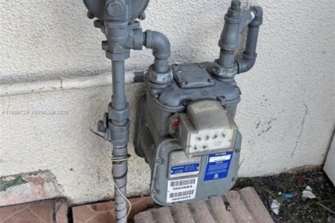 Снять в аренду виллу или дом в Хайалиа, Флорида 3 спальни, 133.78м2, № 2051710 - фото 18