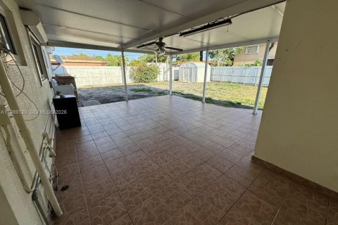 Снять в аренду виллу или дом в Хайалиа, Флорида 3 спальни, 133.78м2, № 2051710 - фото 12