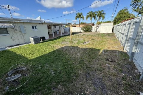 Снять в аренду виллу или дом в Хайалиа, Флорида 3 спальни, 133.78м2, № 2051710 - фото 16