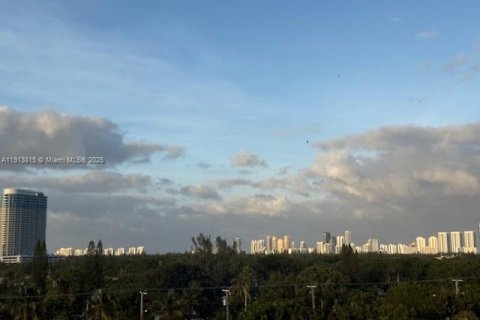 Condo à North Miami, Floride, 2 chambres  № 1969694