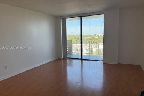 Copropriété à louer à North Miami, Floride: 2 chambres, 83.98 m2 № 1969694 - photo 2