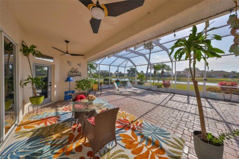 House in Sun City Center, Florida 3 bedrooms, 203.55 sq.m. № 1615540 - photo 2