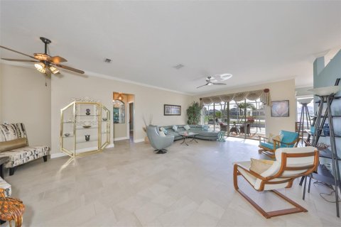 House in Sun City Center, Florida 3 bedrooms, 203.55 sq.m. № 1615540 - photo 12