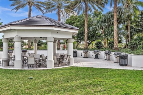 Condo in Aventura, Florida № 2081151 - photo 20