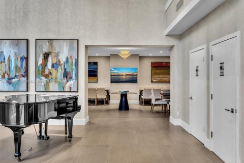 Condo in Aventura, Florida № 2081151 - photo 10