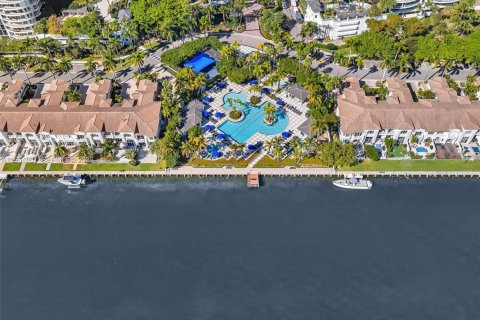 Condo in Aventura, Florida № 2081151 - photo 16