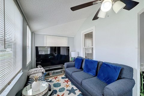 House in Kissimmee, Florida 3 bedrooms, 97.36 sq.m. № 1769084 - photo 3