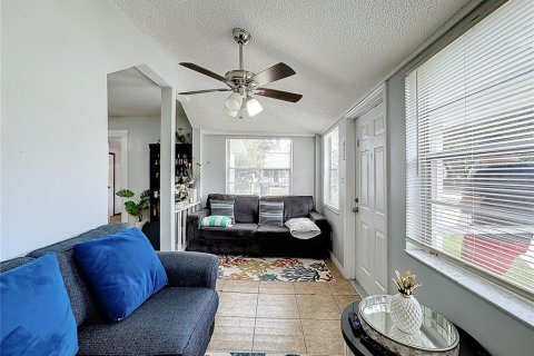 House in Kissimmee, Florida 3 bedrooms, 97.36 sq.m. № 1769084 - photo 5