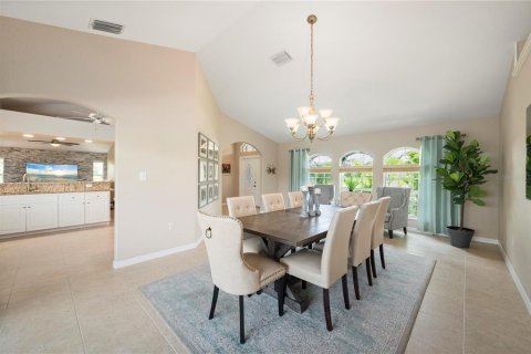 Villa ou maison à vendre à Punta Gorda, Floride: 4 chambres, 219.06 m2 № 2415407 - photo 7