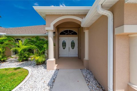 Villa ou maison à vendre à Punta Gorda, Floride: 4 chambres, 219.06 m2 № 2415407 - photo 3