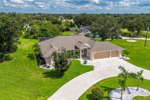 Villa ou maison à Punta Gorda, Floride 4 chambres, 219.06 m2 № 2415407