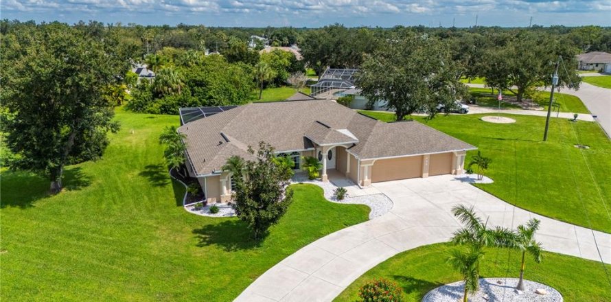 Villa ou maison à Punta Gorda, Floride 4 chambres, 219.06 m2 № 2415407
