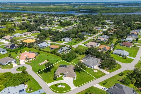Villa ou maison à vendre à Punta Gorda, Floride: 4 chambres, 219.06 m2 № 2415407 - photo 2