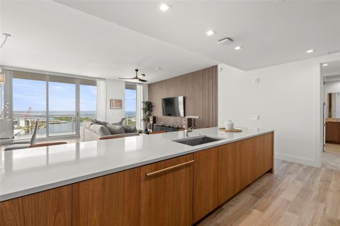 Copropriété à vendre à Tampa, Floride: 4 chambres, 282.05 m2 № 1912690 - photo 9