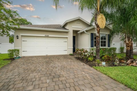 Villa ou maison à West Palm Beach, Floride 4 chambres, 158.86 m2 № 2374451