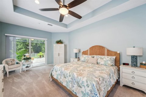 House in New Port Richey, Florida 5 bedrooms, 335.28 sq.m. № 2294592 - photo 27