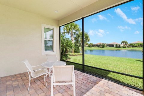 House in Port St. Lucie, Florida 3 bedrooms, 152.92 sq.m. № 2086533 - photo 27