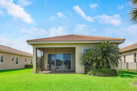 House in Port St. Lucie, Florida 3 bedrooms, 152.92 sq.m. № 2086533 - photo 26