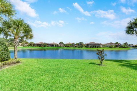 House in Port St. Lucie, Florida 3 bedrooms, 152.92 sq.m. № 2086533 - photo 4