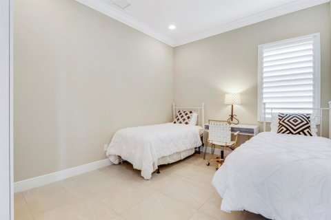 House in Port St. Lucie, Florida 3 bedrooms, 152.92 sq.m. № 2086533 - photo 24