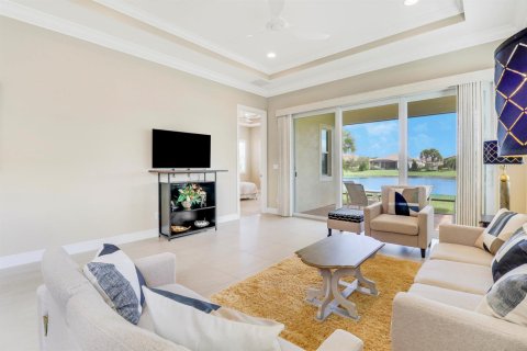 House in Port St. Lucie, Florida 3 bedrooms, 152.92 sq.m. № 2086533 - photo 18