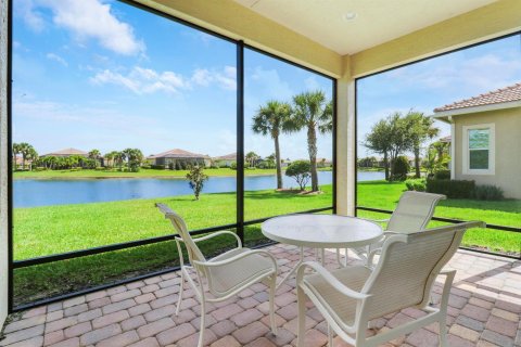 House in Port St. Lucie, Florida 3 bedrooms, 152.92 sq.m. № 2086533 - photo 29