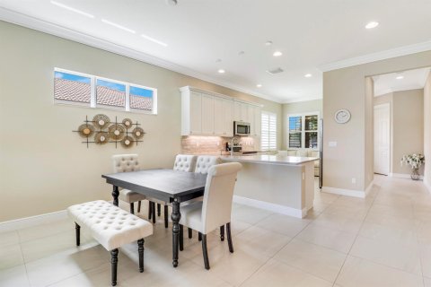 House in Port St. Lucie, Florida 3 bedrooms, 152.92 sq.m. № 2086533 - photo 9