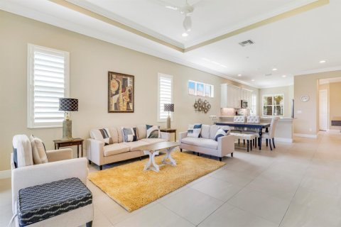 House in Port St. Lucie, Florida 3 bedrooms, 152.92 sq.m. № 2086533 - photo 8