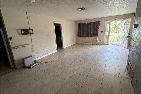 Casa en venta en Apopka, Florida, 3 dormitorios, 131.64 m2 № 2385722 - foto 5