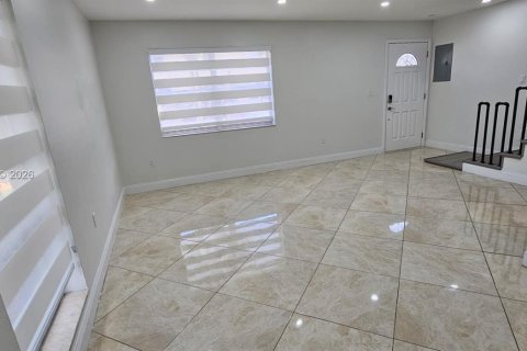 Купить кондоминиум в Суитуотер, Флорида 4 спальни, 96.99м2, № 2005696 - фото 12