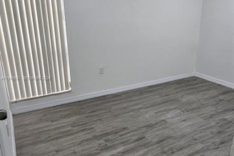 Купить кондоминиум в Суитуотер, Флорида 4 спальни, 96.99м2, № 2005696 - фото 7