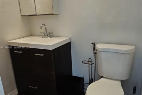 Купить кондоминиум в Суитуотер, Флорида 4 спальни, 96.99м2, № 2005696 - фото 11