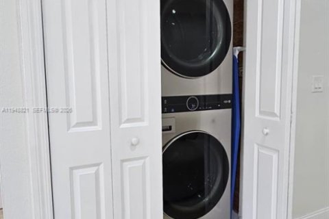 Купить кондоминиум в Суитуотер, Флорида 4 спальни, 96.99м2, № 2005696 - фото 13