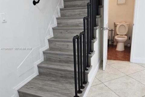 Купить кондоминиум в Суитуотер, Флорида 4 спальни, 96.99м2, № 2005696 - фото 9