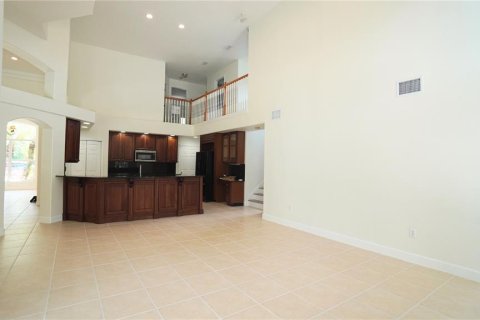 Casa en alquiler en Tampa, Florida, 5 dormitorios, 318.65 m2 № 2267472 - foto 6