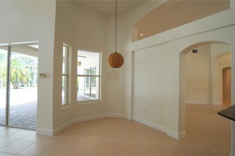 Casa en alquiler en Tampa, Florida, 5 dormitorios, 318.65 m2 № 2267472 - foto 8