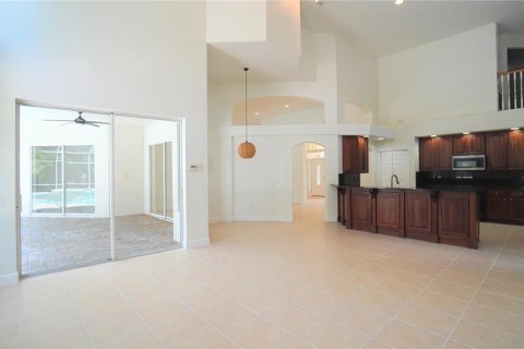 Casa en alquiler en Tampa, Florida, 5 dormitorios, 318.65 m2 № 2267472 - foto 7