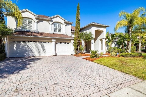 House in Tampa, Florida 5 bedrooms, 318.65 sq.m. № 2267472