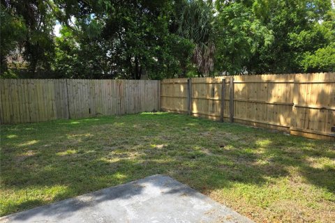 Duplex à vendre à Orlando, Floride: 2 chambres, 88.54 m2 № 2234467 - photo 14