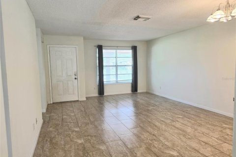 Duplex à vendre à Orlando, Floride: 2 chambres, 88.54 m2 № 2234467 - photo 5