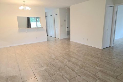 Duplex à vendre à Orlando, Floride: 2 chambres, 88.54 m2 № 2234467 - photo 3