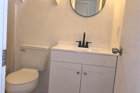 Duplex à vendre à Orlando, Floride: 2 chambres, 88.54 m2 № 2234467 - photo 11