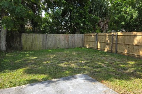 Duplex à vendre à Orlando, Floride: 2 chambres, 88.54 m2 № 2234467 - photo 15