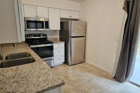 Duplex à vendre à Orlando, Floride: 2 chambres, 88.54 m2 № 2234467 - photo 4