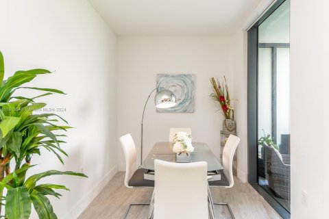 Condo in Miami, Florida, 1 bedroom  № 1728831 - photo 25